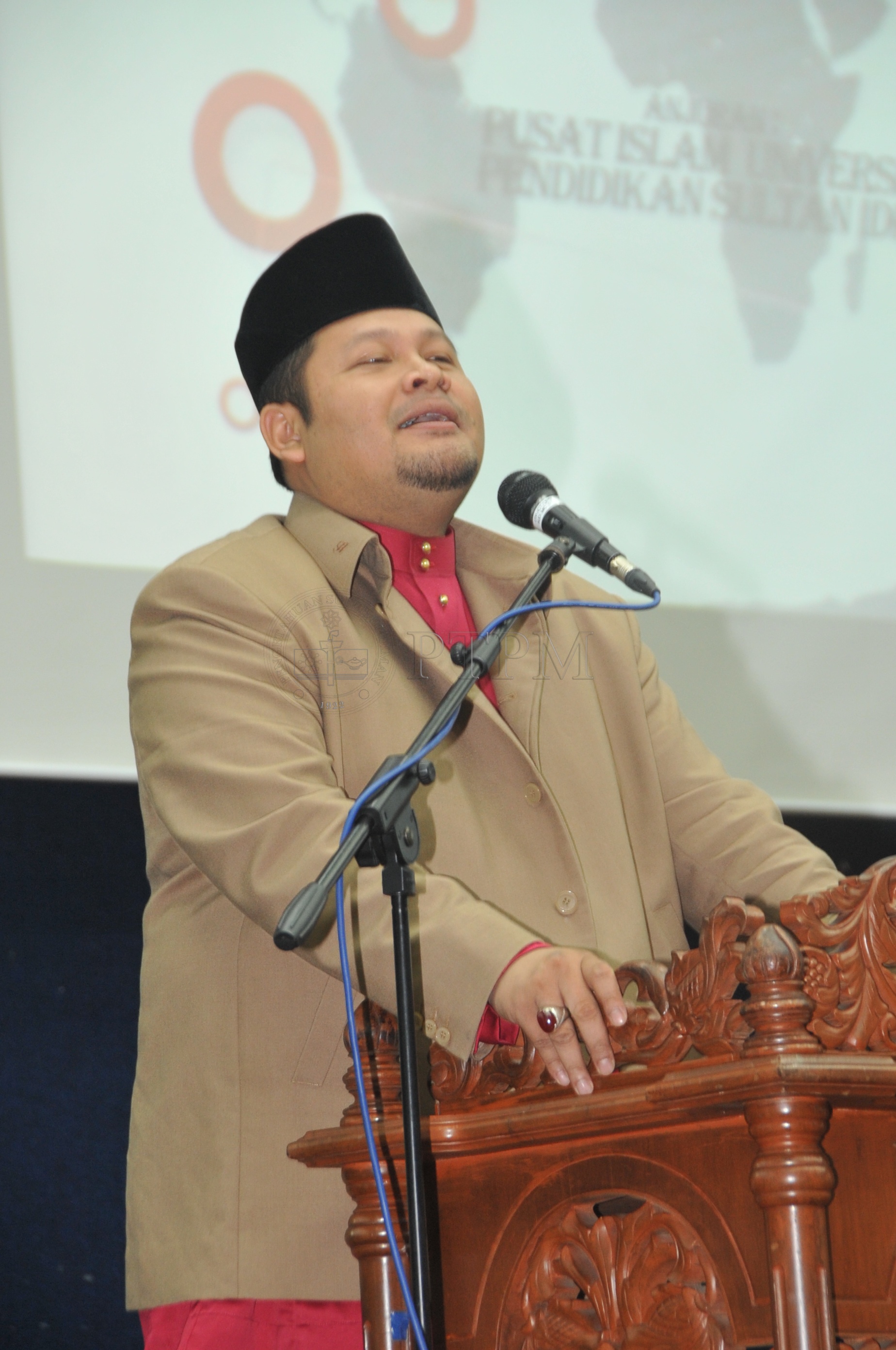 PRO 14 109 HIJRAHPRO 8565